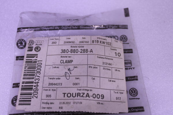 Volkswagen Clip 3B0880288A