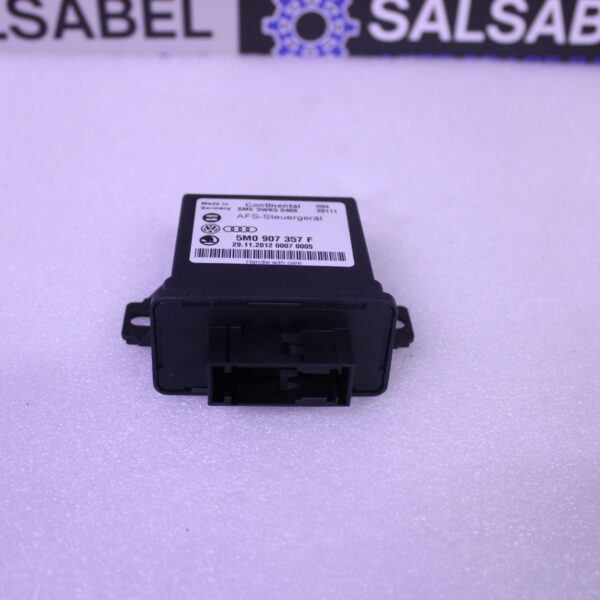 VOLKSWAGEN CONTROL UNIT FOR CORNERING LIGHT 5M0907357F Z06