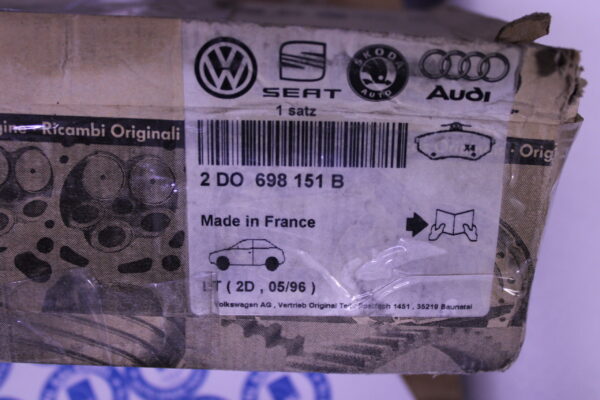 Volkswagen 1 Set Of Brake Pads For Disk Brake 2D0698151B