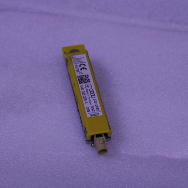 AUDI Q7 AERIAL AMPLIFIER 4M0035225A