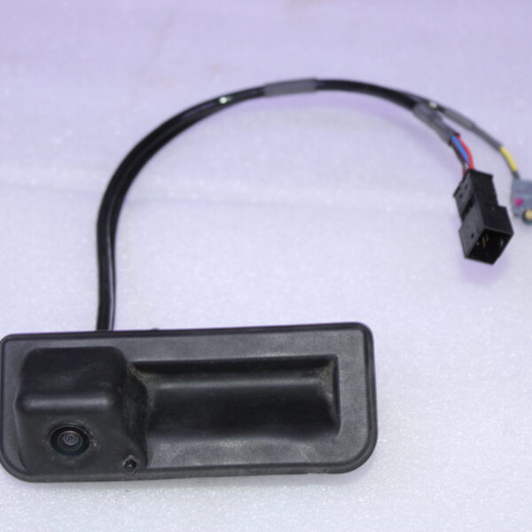 AUDI PUSHBUTTON FOF ELECTRIC LID LOCK ACTUATOR WITH CAMERA 8W8827566E