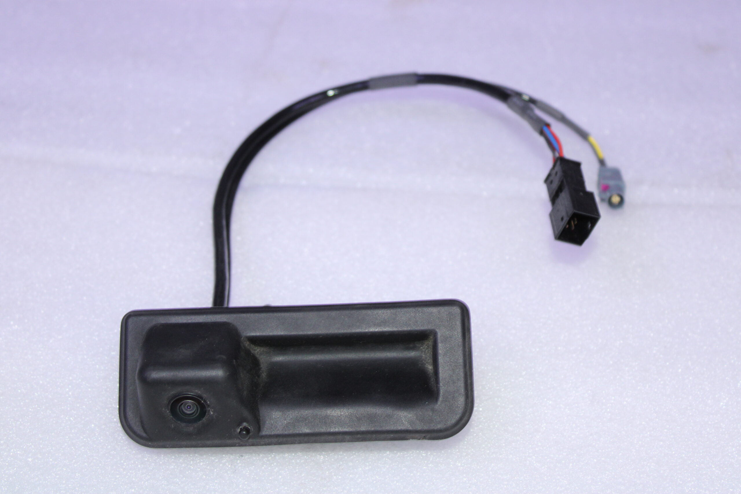 Audi Pushbutton Fof Electric Lid Lock Actuator With Camera 8W8827566E Audi Pushbutton Fof Electric Lid Lock Actuator With Camera 8W8827566E