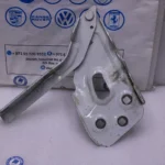 V.W TOUA front RIGHT Bonnet Hinge 7P6823302