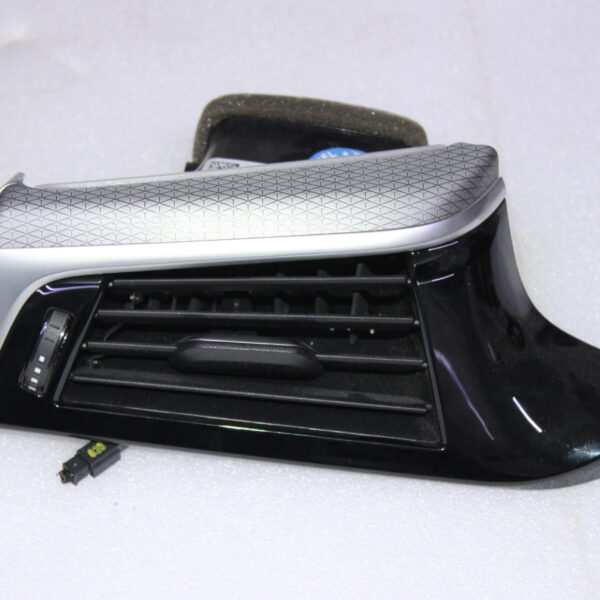 BMW 5 SERIES G30 G30 LCI F90 M5 F90 M5 LCI G31 G31 LCI G38 G38 LCI 6 SERIES G32 G32 LCI FRESH AIR GRILLE DRIVERS SIDE 64229329545