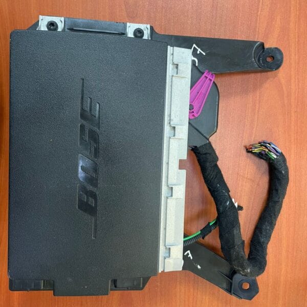 AUDI Q7 AMPLIFIER FOR SOUND SYSTEM 4M0035223D