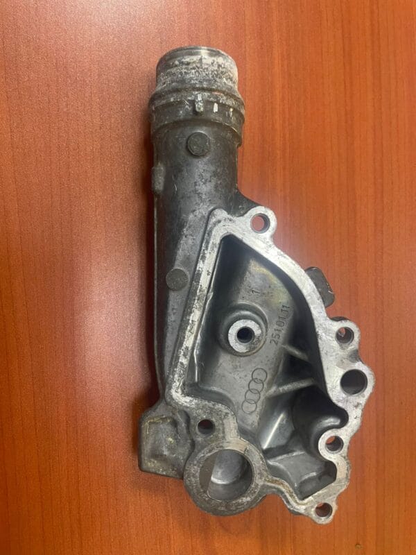 Audi Cover With Connector Union 06E121161An