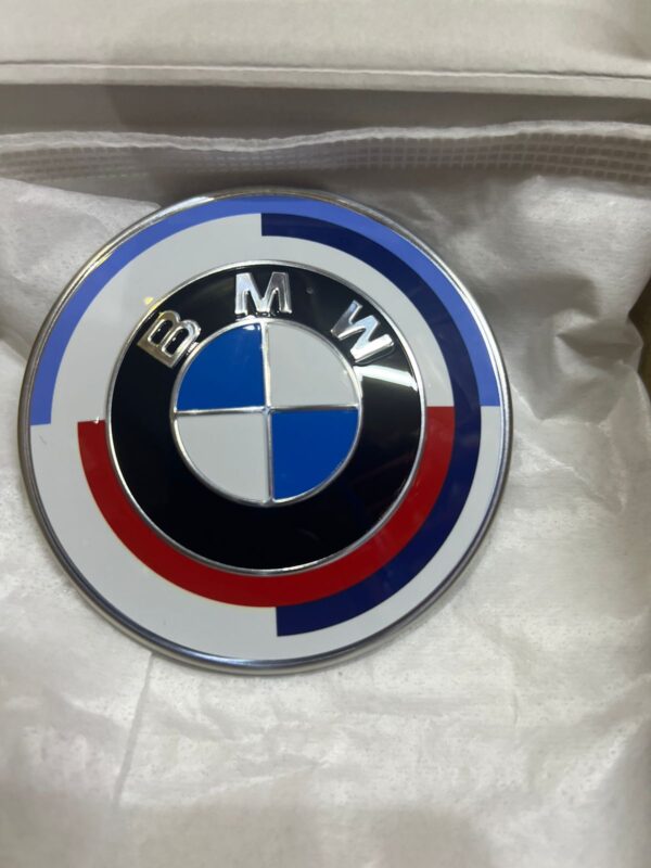 Bmw 82Mm Front Hood Emblem 51148087194