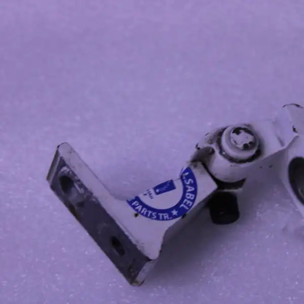 AUDI A7 DOOR HINGE RIGHT LOWER 4H0831402A