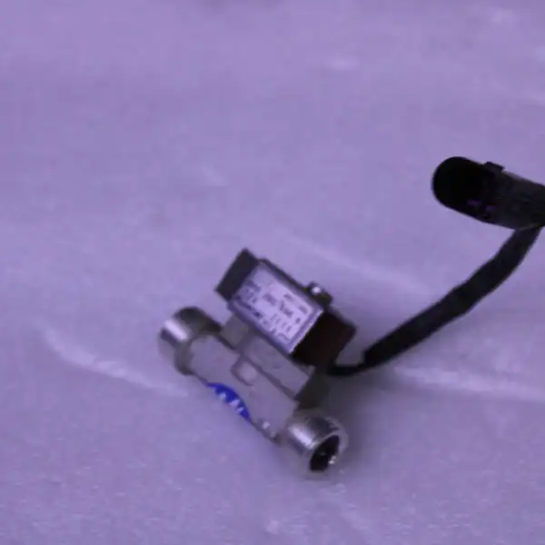 AUDI A3 SHUT OFF VALVE 8R0260696A