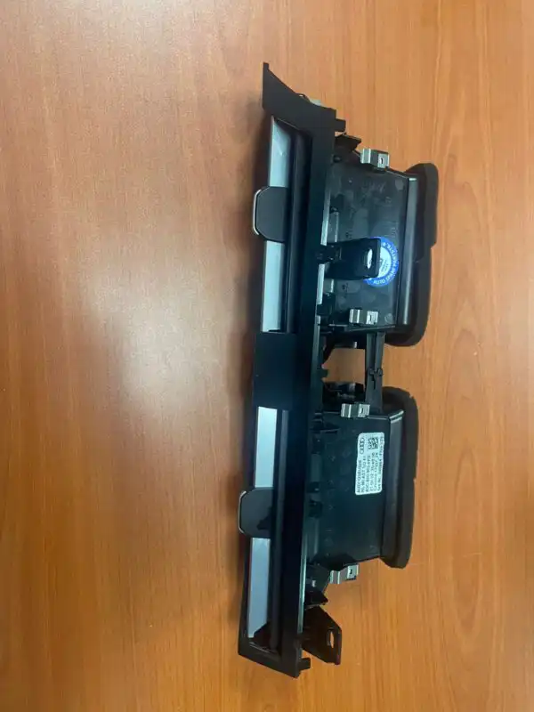 Audi Q3 Vent 83C820903 6Ps