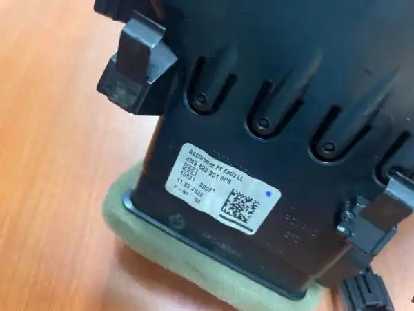 Audi Q7 Q8 Vent Drivers Side 4M8820901