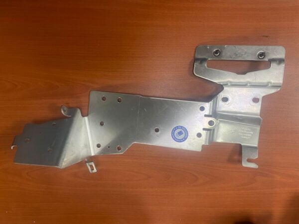 Audi Q7 Q8 Bracket 4M0907682