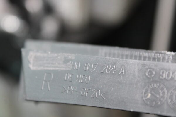 Audi A8 Guide Piece Right 4H0807284A