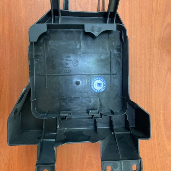 AUDI Q7 SUPPORT LEFT REAR 4M0907368