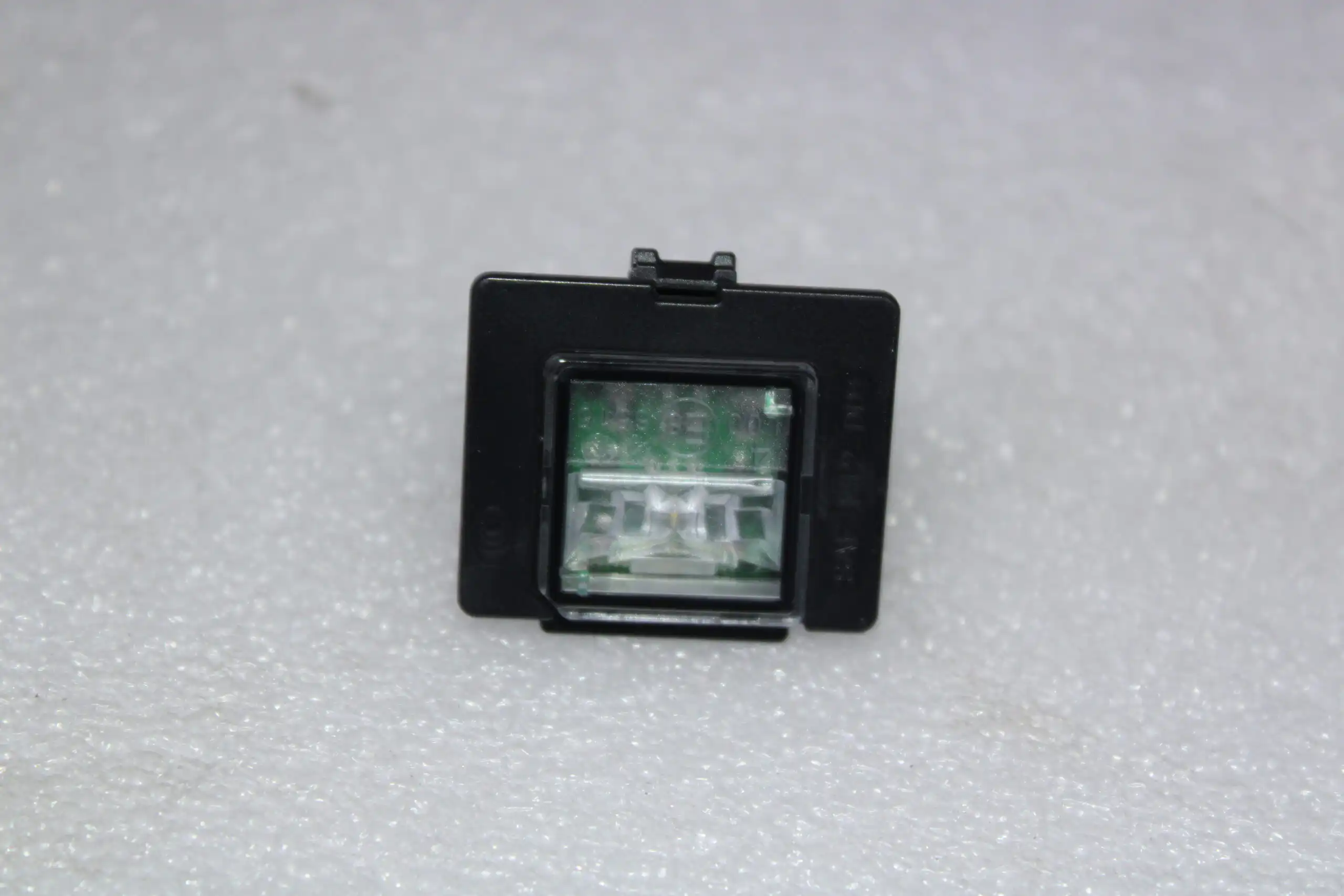 Mercedes Benz C Class License Plate Lamp 0999068400