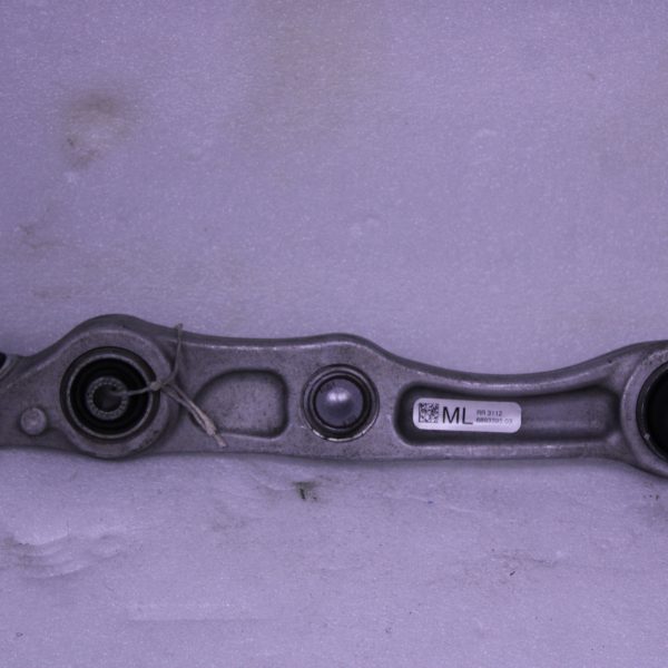 ROLLS ROYCE CULLINAN WISHBONE BOTTOM WITH RUBBER MOUNT LEFT 31106893395