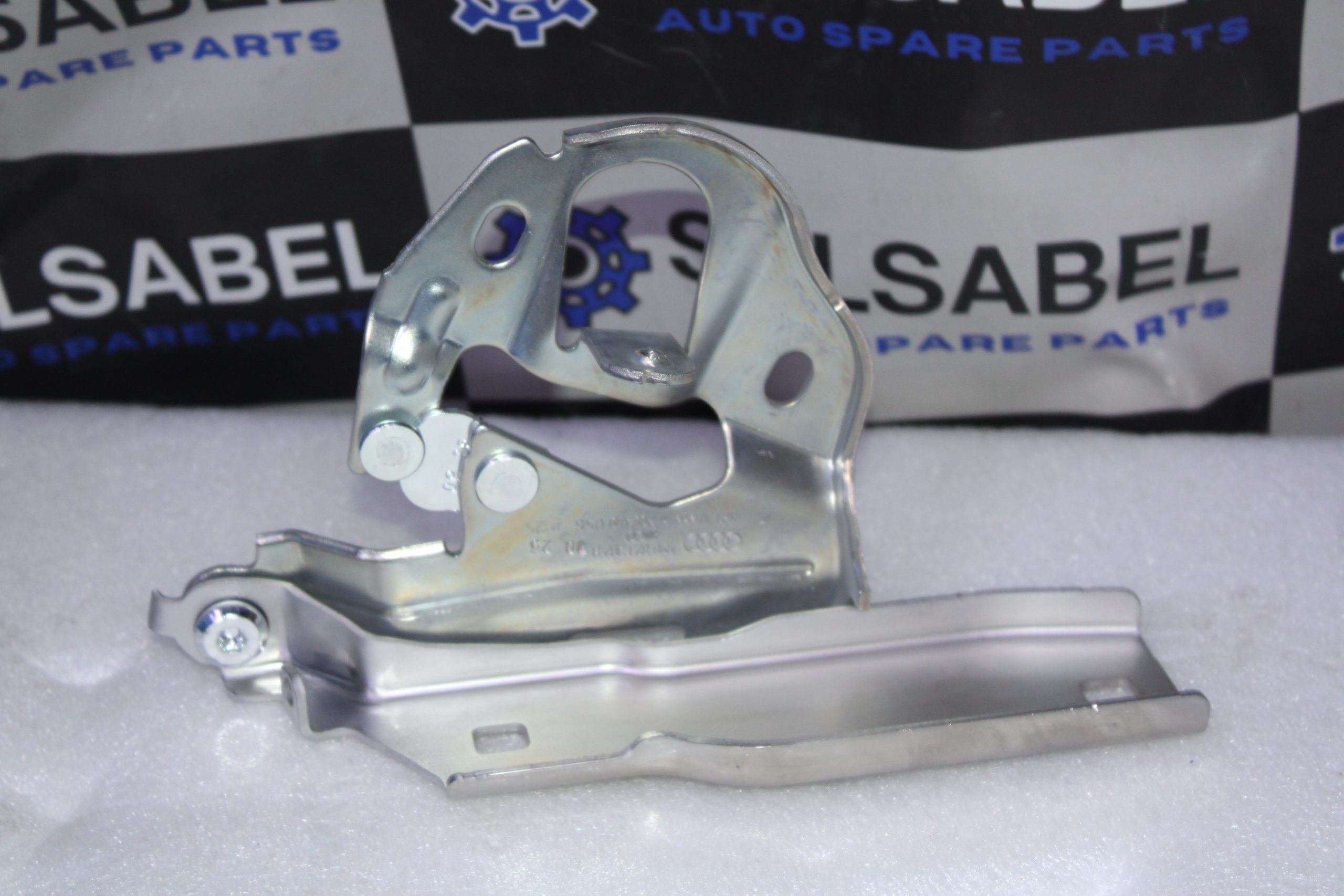 Audi Q8 Lid Hinge Right 4M8823302B