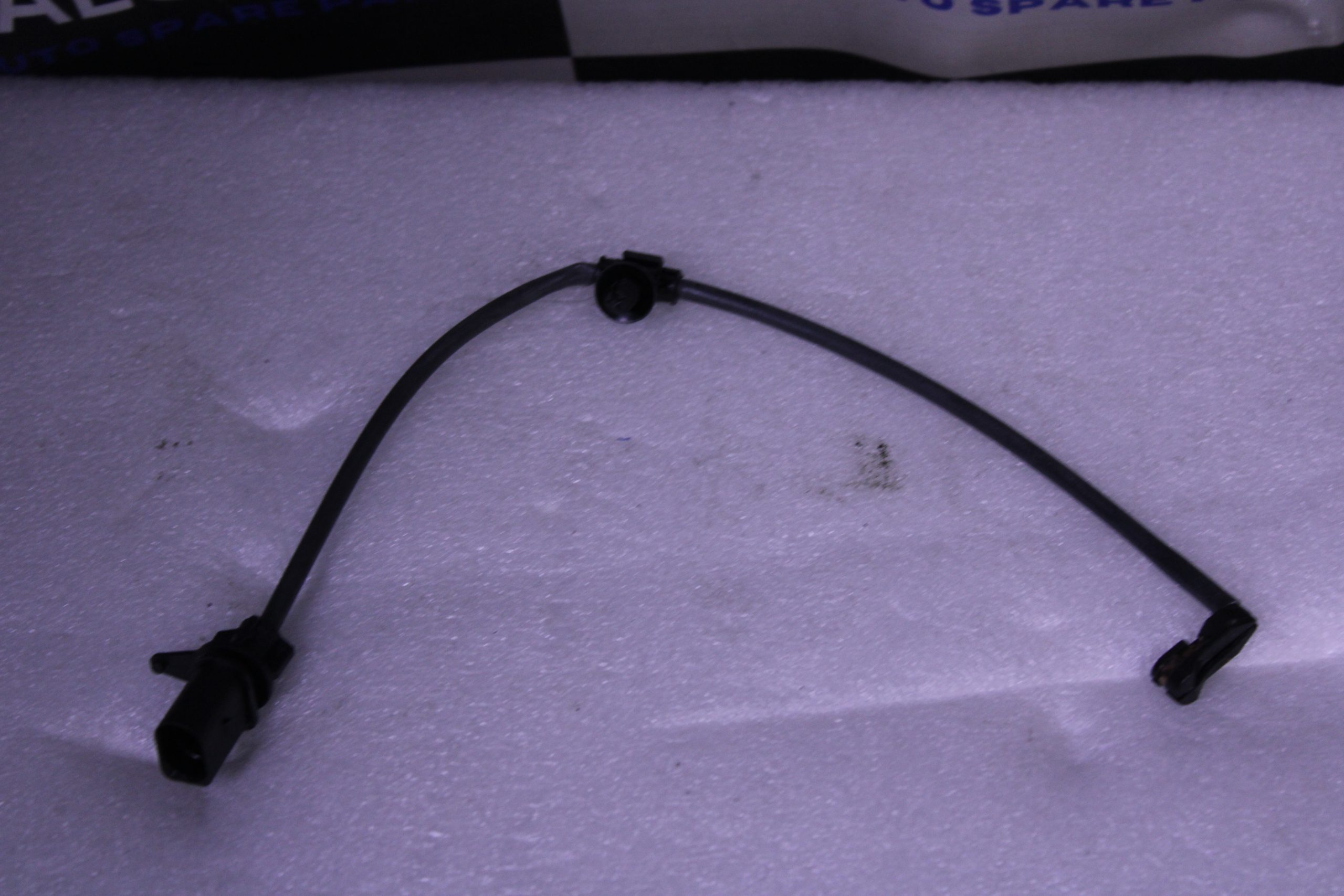 Audi A4 Contacts Right 8W0615121E