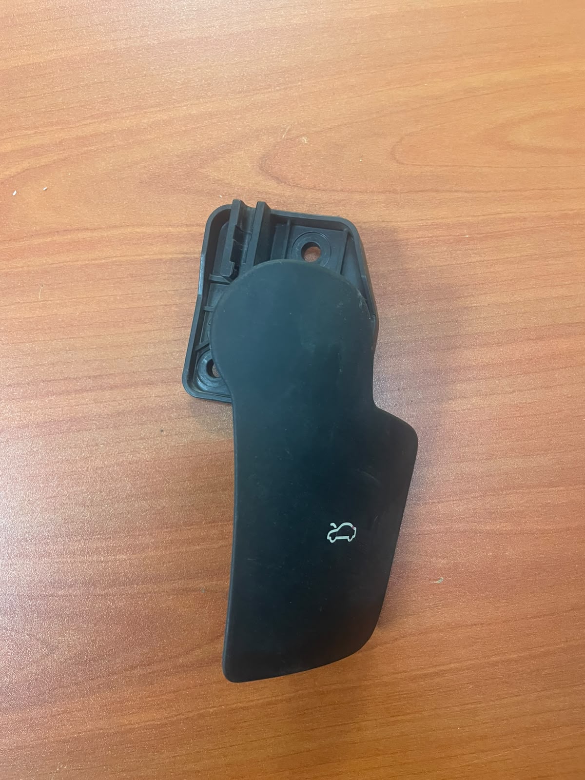 Audi Q7 Bracket 4M2823633C 9B9